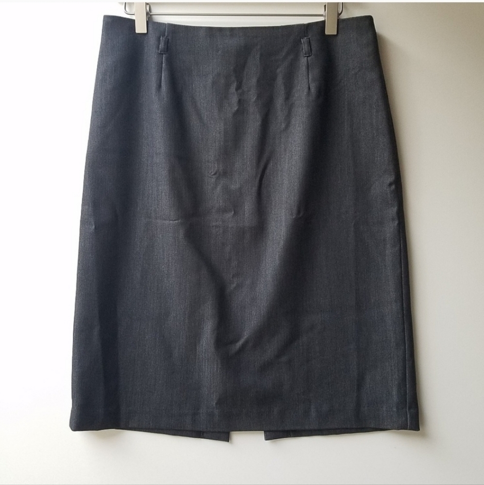 Adrienne Vittadini straight line skirt Size 10